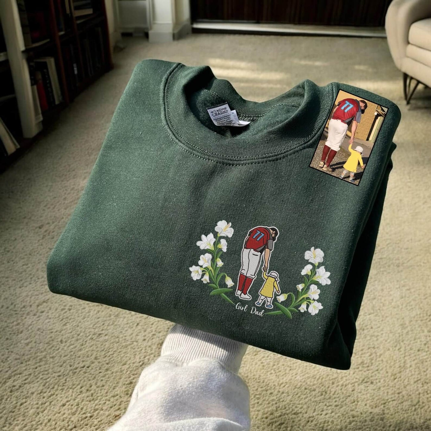 🌸Blühend mit Liebe – Individuell besticktes Geburtstagsblumen-Porträt vom Foto Sweatshirt Hoodie, Perfektes Geschenk für Mama, Papa, Paare & Familie