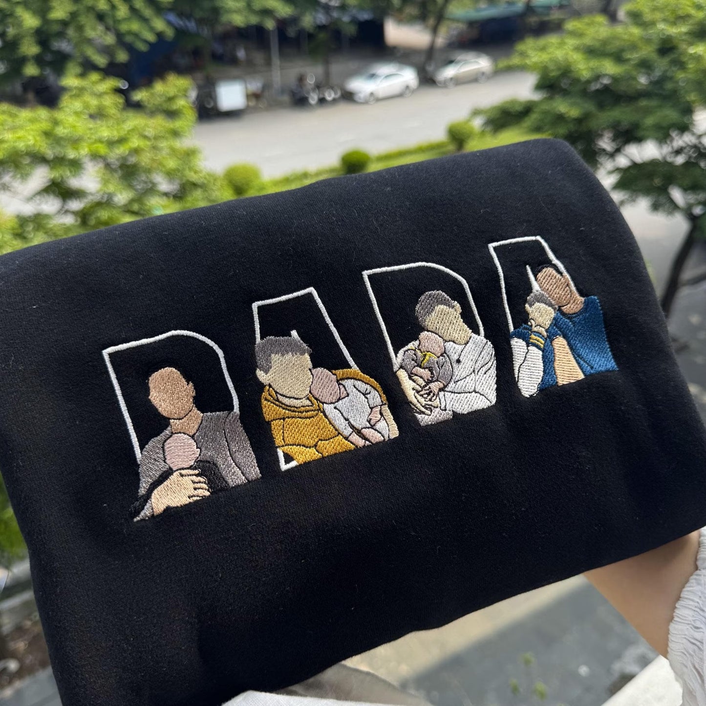 Custom Photo Portrait Embroidery Sweatshirt/T-shirt, Gift For Dad/Mom/Family